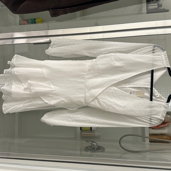 Dresses & Skirts - XL white dress from Francesca’s , still with tag, tie in the back